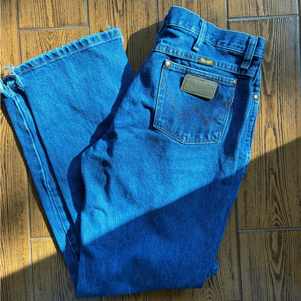 Wrangler Relaxed Fit Blue Jeans